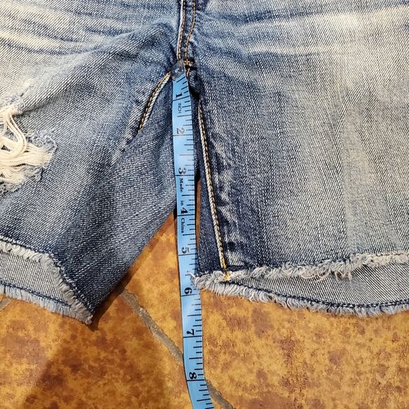American Eagle Distressed Shorts - Picture 6 of 6